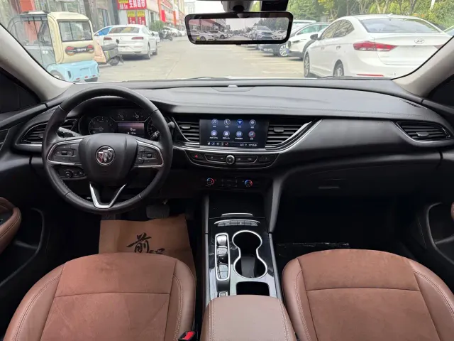 Buick Regal — Фото автомобиля 10