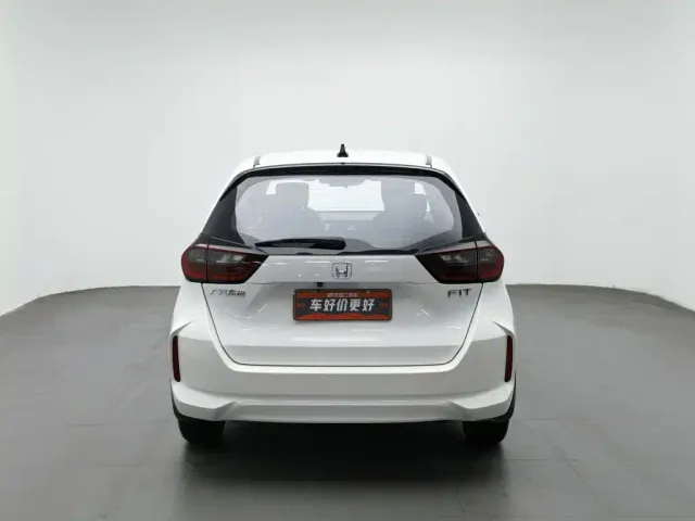 Honda Fit — Фото автомобиля 4