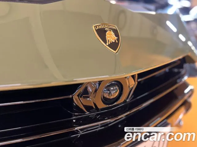 Lamborghini Urus — Фото автомобиля 17
