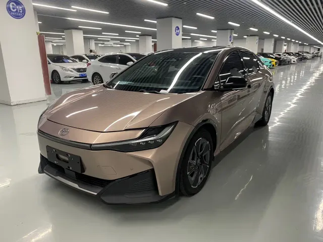 Фотография автомобиля — Toyota bZ3