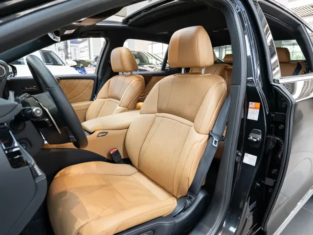 Lexus LS — Фото автомобиля 11