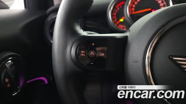 Mini Cooper Cooper 5 дверей Classic — Фото автомобиля 28