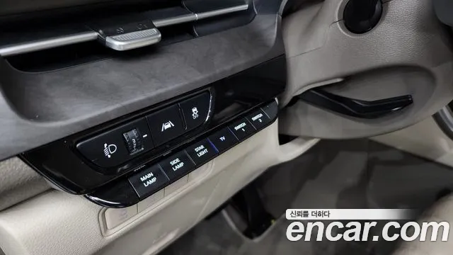 Kia Carnival Generation 4 — Фото автомобиля 30
