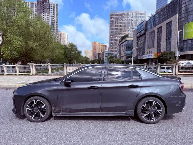 Lynk & Co 03 — Фото автомобиля 7