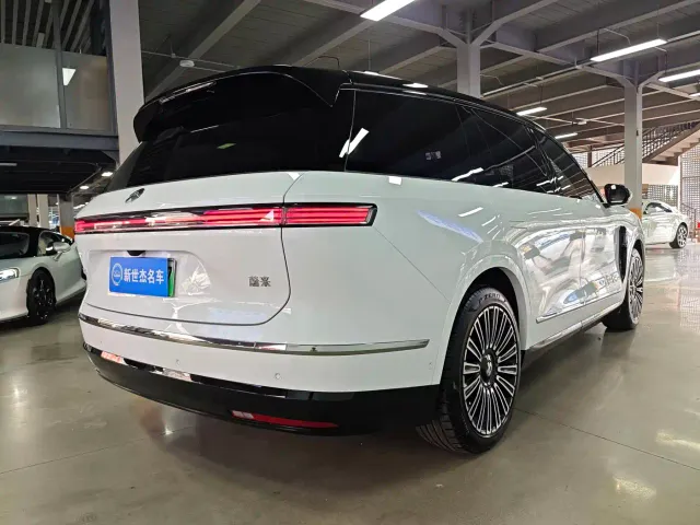 Nio ES8 — Фото автомобиля 15