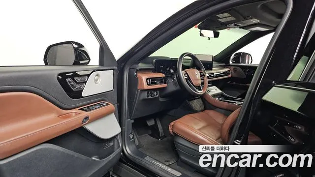 Lincoln Aviator 2nd Gen — Фото автомобиля 15