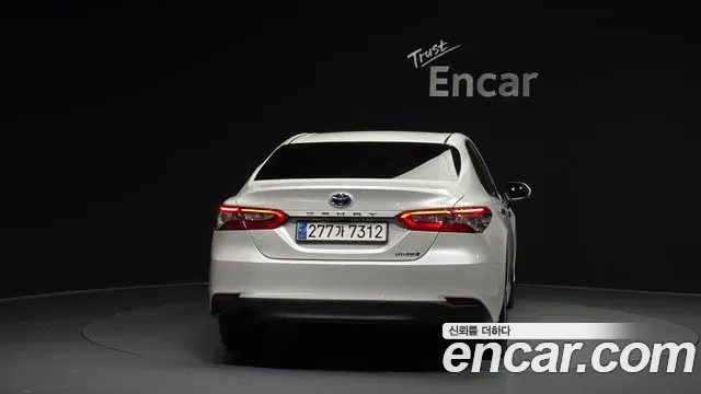 Toyota Camry — Фото автомобиля 4