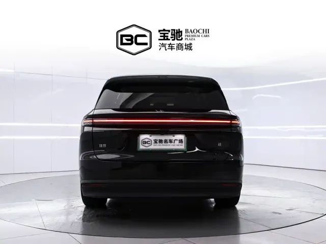 Li Auto i8 — Фото автомобиля 4