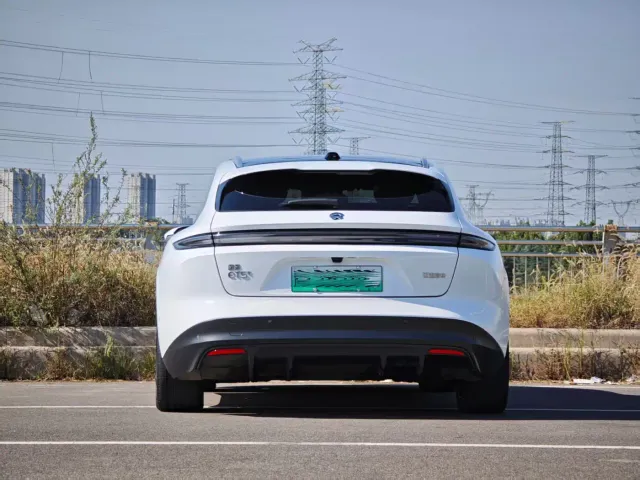Nio ET5 Touring — Фото автомобиля 8