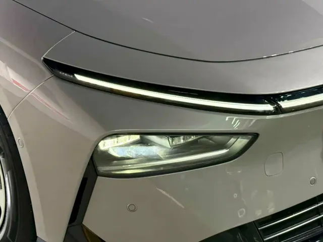 Xpeng P7+ — Фото автомобиля 19