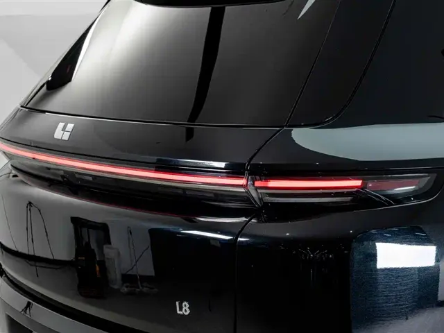 Li Auto L8 — Фото автомобиля 8