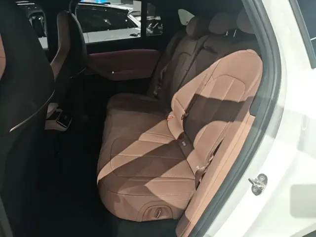 Nio EC6 — Фото автомобиля 16