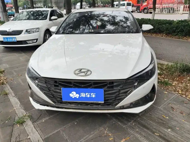 Hyundai Elantra — Фото автомобиля 2