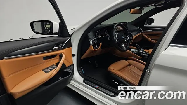 BMW 5 Series G30 — Фото автомобиля 9