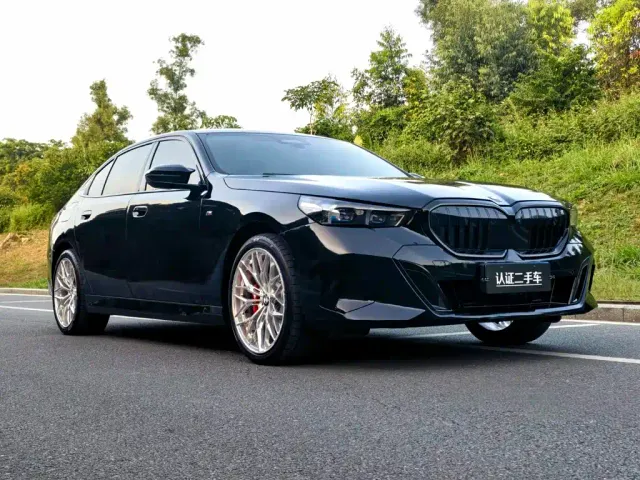 BMW 5 Series — Фото автомобиля 3