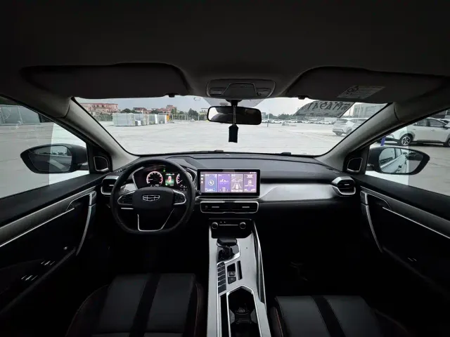 Geely Binyue — Фото автомобиля 10