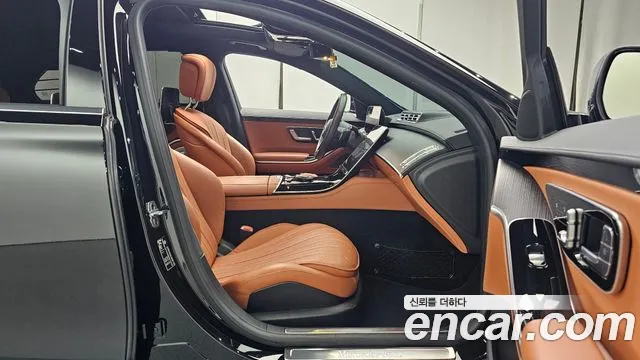 Mercedes-Benz S-Class — Фото автомобиля 24