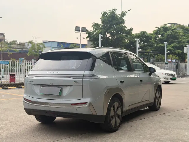GAC Aion Y — Фото автомобиля 4