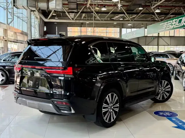Lexus LX — Фото автомобиля 3