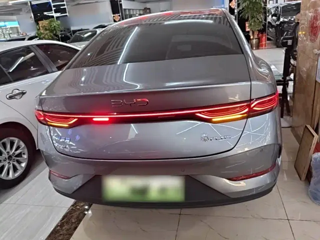 BYD Qin PLUS — Фото автомобиля 5