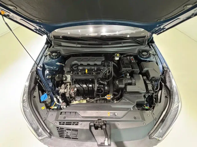 Hyundai Elantra — Фото автомобиля 20