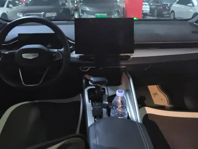 Geely Xingrui — Фото автомобиля 12