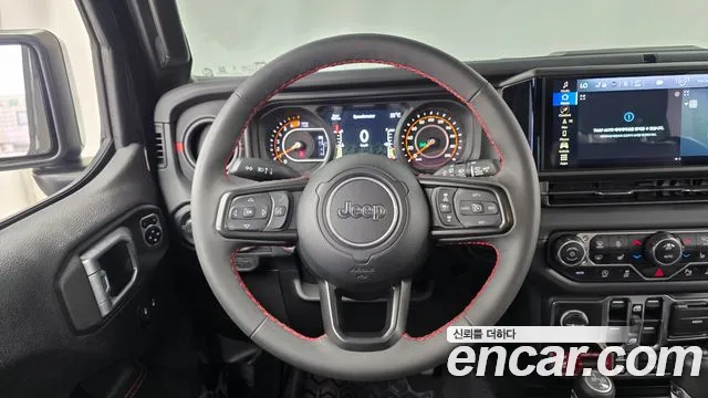 Jeep Wrangler — Фото автомобиля 18