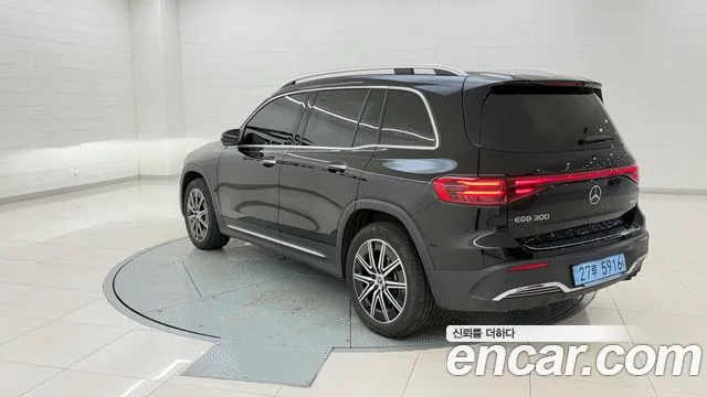 Mercedes-Benz EQB X243 — Фото автомобиля 3