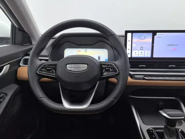 Geely Emgrand — Фото автомобиля 11