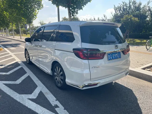 Honda Odyssey — Фото автомобиля 9