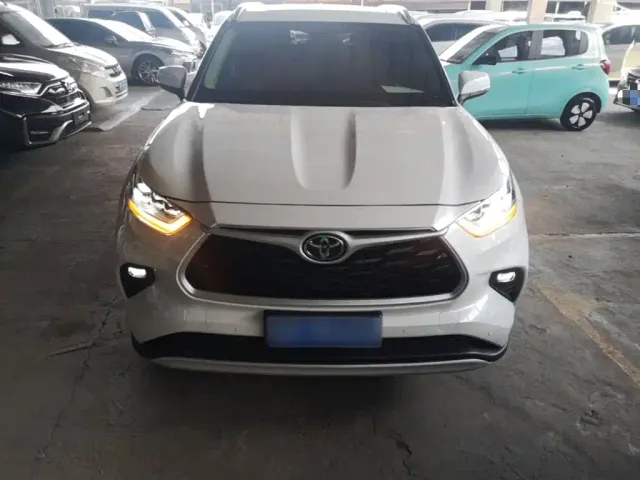 Toyota Highlander — Фото автомобиля 2