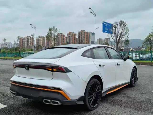 Changan UNI-V — Фото автомобиля 15