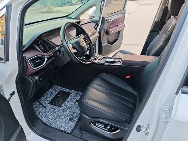 GAC Trumpchi M6 — Фото автомобиля 4