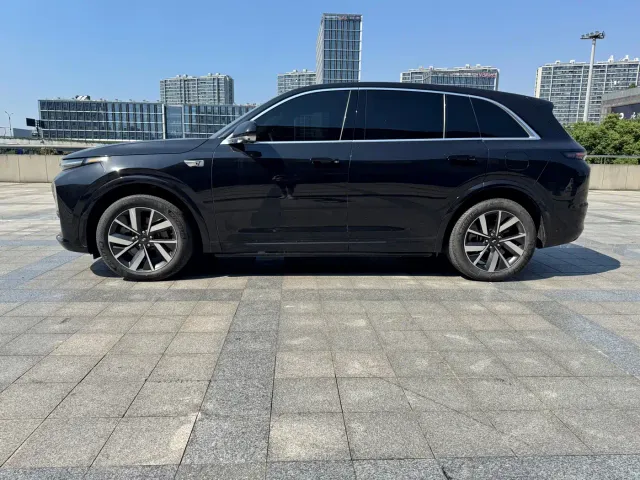 Li Auto L7 — Фото автомобиля 2