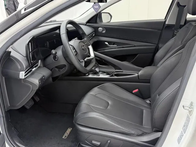 Hyundai Elantra — Фото автомобиля 8