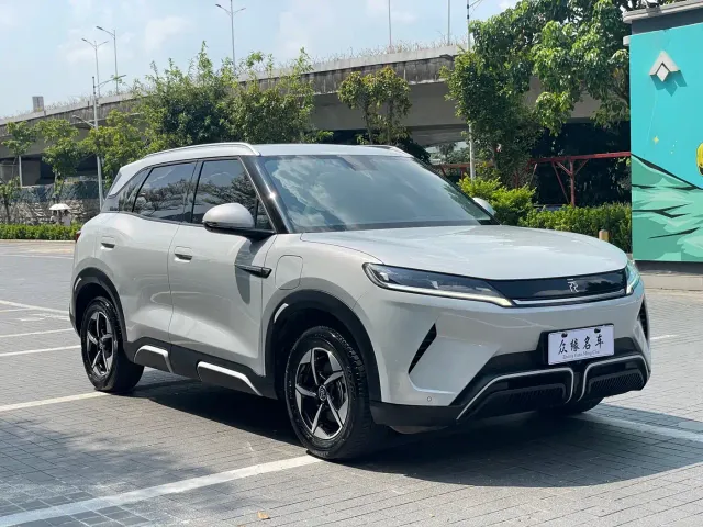 BYD Yuan UP — Фото автомобиля 3