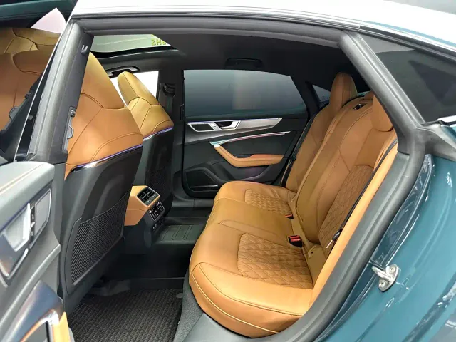 Audi A7L — Фото автомобиля 5