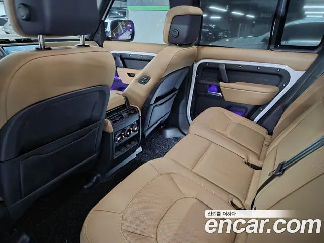 Land Rover Defender — Фото автомобиля 7