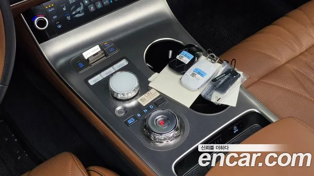 Genesis GV70 — Фото автомобиля 11