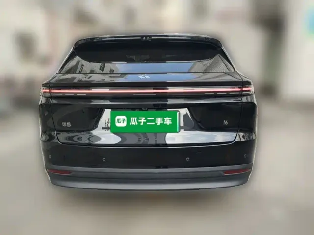 Li Auto i6 — Фото автомобиля 3