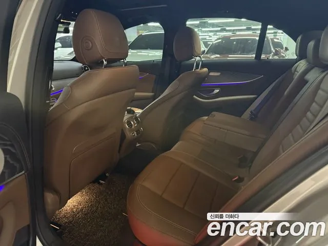 Mercedes-Benz E-Class — Фото автомобиля 9