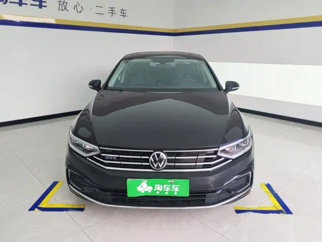 Фотография автомобиля — Volkswagen Magotan