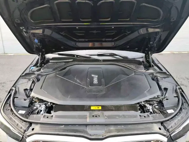 BMW i5 — Фото автомобиля 13