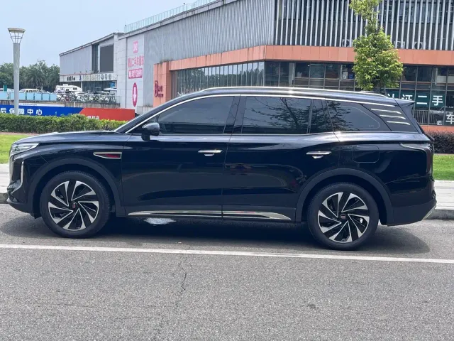 Hongqi HS7 PHEV — Фото автомобиля 7