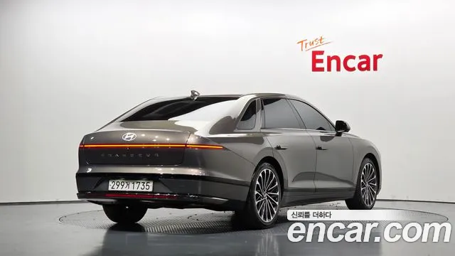 Hyundai Grandeur GN7 — Фото автомобиля 2