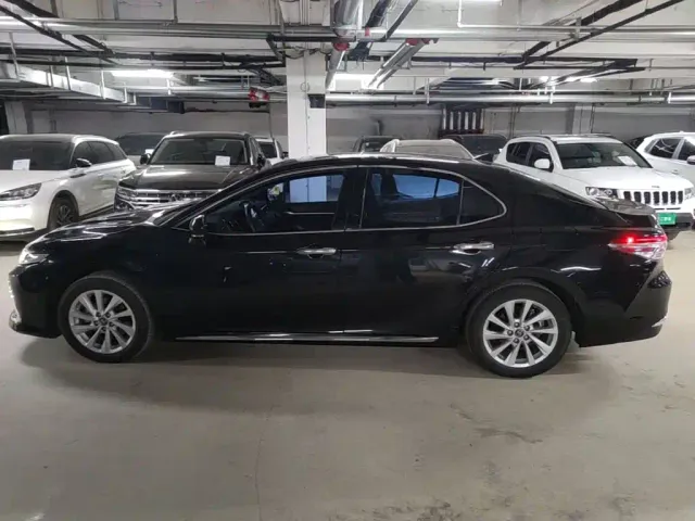 Toyota Camry — Фото автомобиля 4