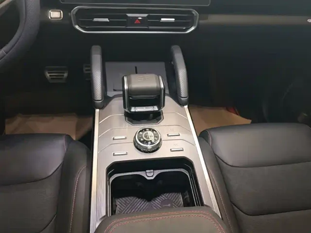 Jetour T2 — Фото автомобиля 13