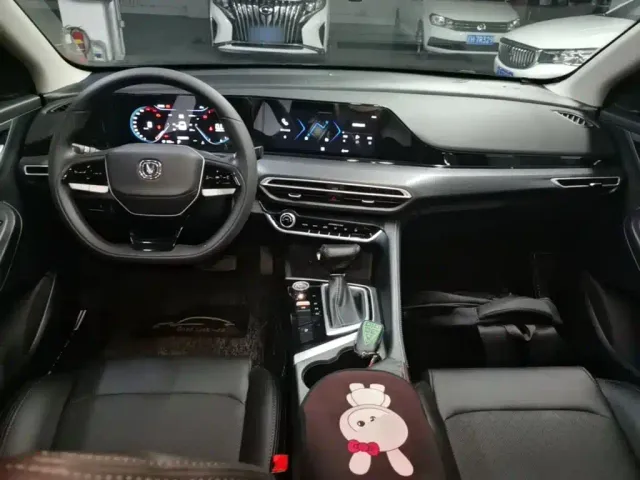 Changan Eado — Фото автомобиля 5