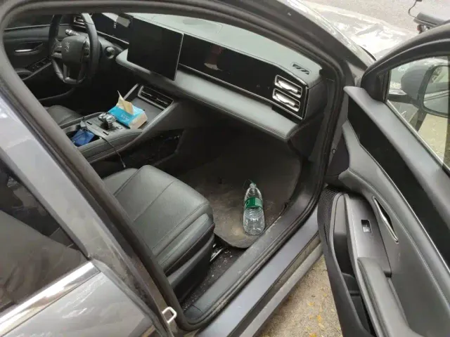 BYD Qin L — Фото автомобиля 19