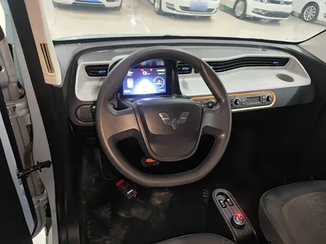 Wuling Hongguang Mini EV — Фото автомобиля 10